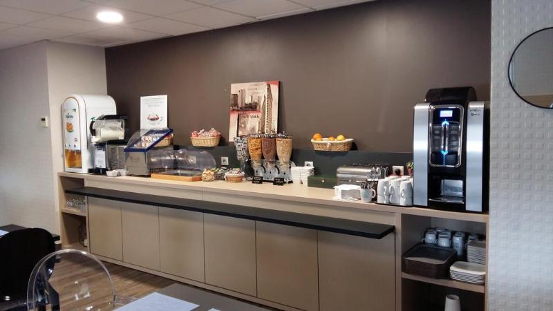 Hotel Kyriad Brive Ouest Экстерьер фото